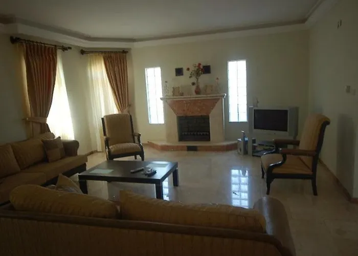 Riverside Triplex With Garden & Pool Villa Alanya